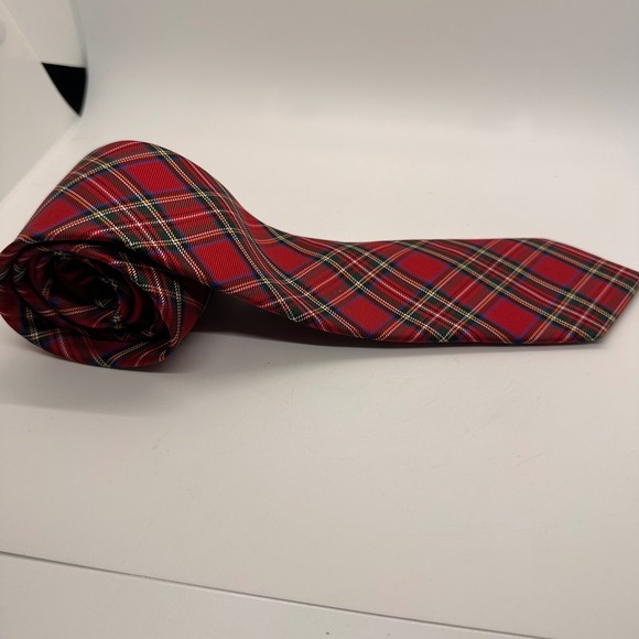 Tommy Hilfiger Red Plaid Pattern 100% Silk Necktie Sophisticated Classic Office - Picture 7 of 9